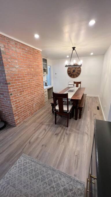 Red Brick Retreat Villa Blackfoot Bagian luar foto